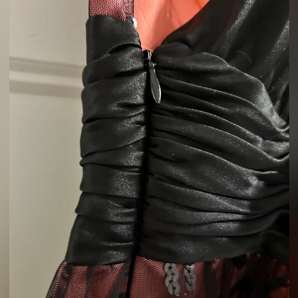 Adrianna Papell Boutique | Open Racer Back | Formal - Picture 4 of 11